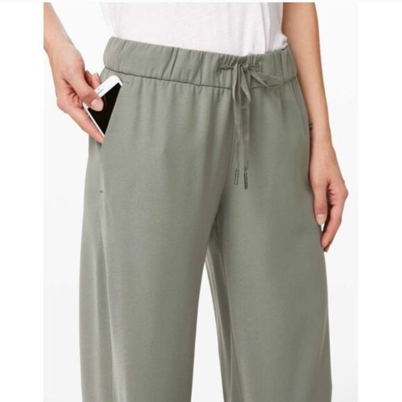 Lululemon On the fly wide leg pant - Picture 13 of 13